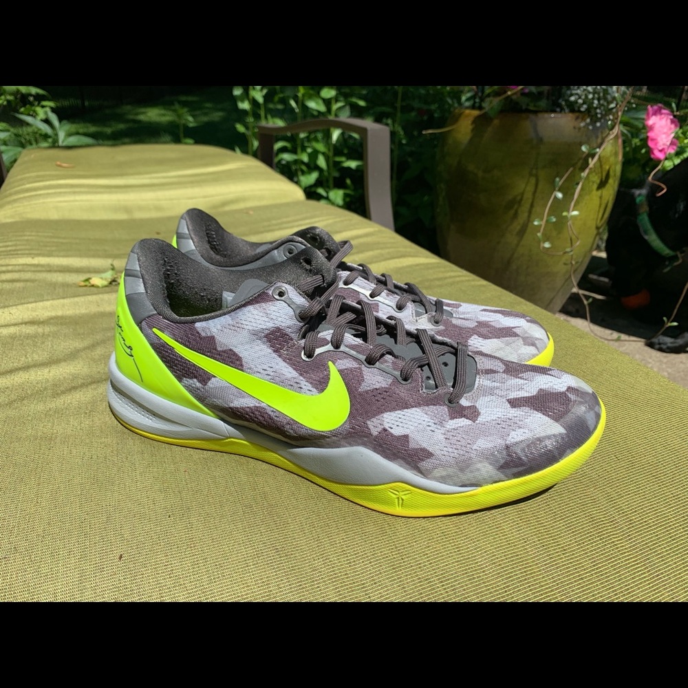 Kobe 8 volts